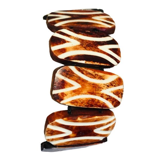 Vintage Brown and White Dyed Carved Bovine Bone Stretch Bracelet Boho Tribal EUC - Picture 2 of 7